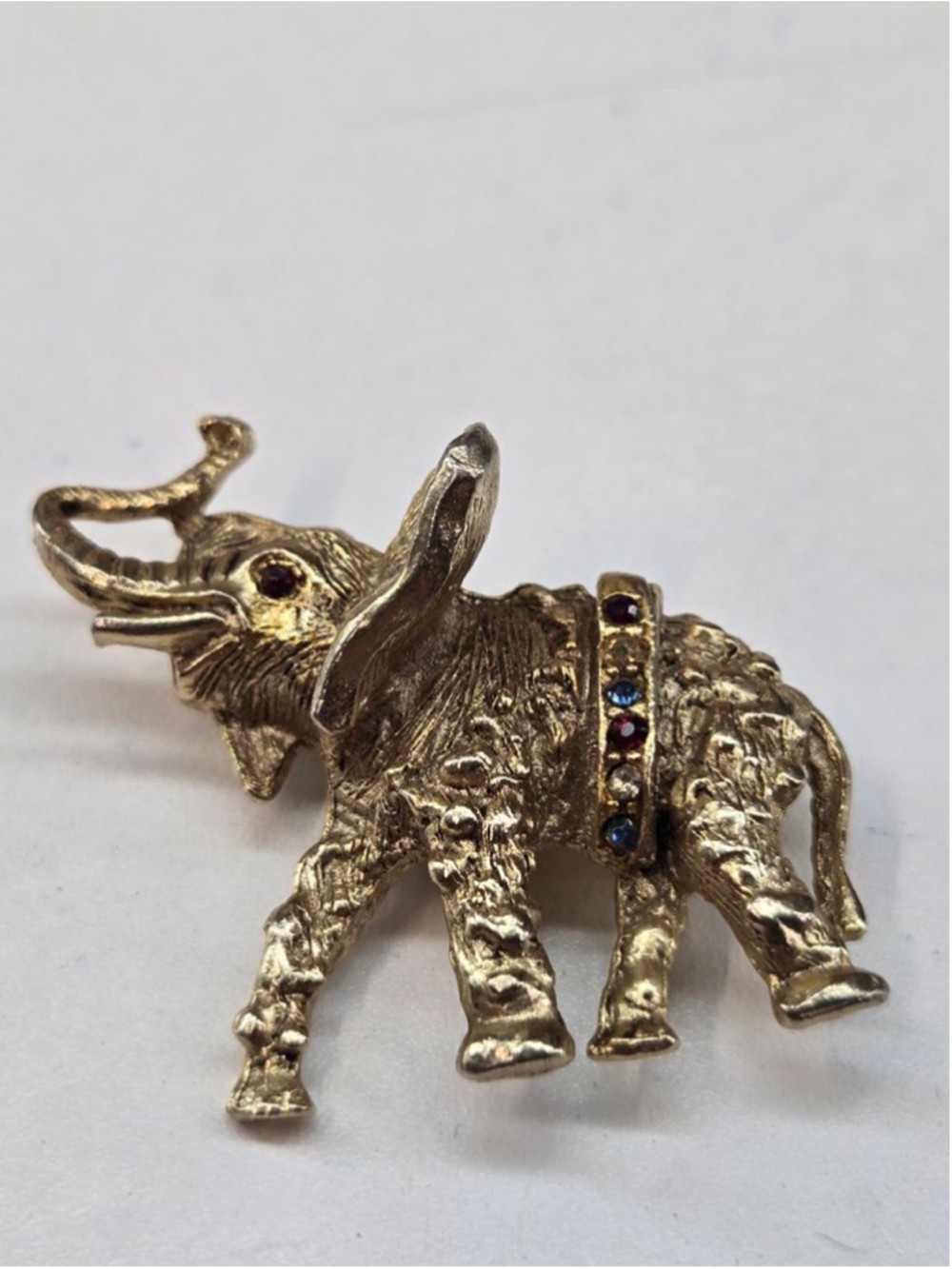 Vintage Women's Brooch Goldtone Elephant Pin Red Blue Rhinestones Zoo Animal